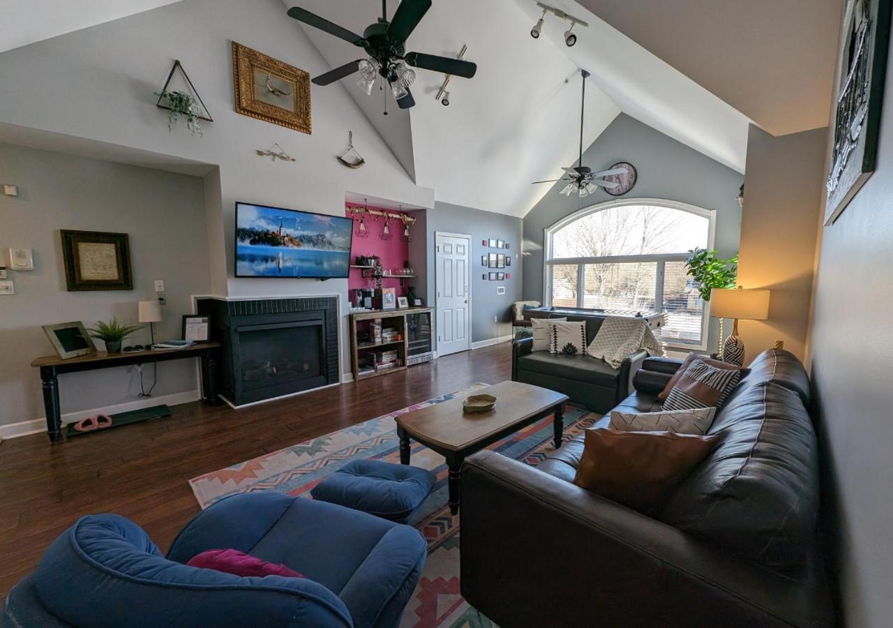 Relaxing Condo On The River - New Air Hockey Table Pigeon Forge Eksteriør bilde